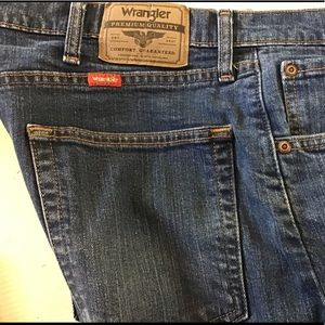 Wrangler cotton blend jeans
